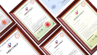 金品泉產(chǎn)品擁有國(guó)家頒發(fā)的衛(wèi)生批件、外觀(guān)設(shè)計(jì)專(zhuān)利、材質(zhì)ROHS（環(huán)保）合格證書(shū)以及12365防偽等相關(guān)證書(shū)，保證代理商安全、放心運(yùn)營(yíng)。